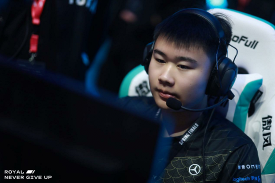 探索国服李白的独特出装和六名刀的深意